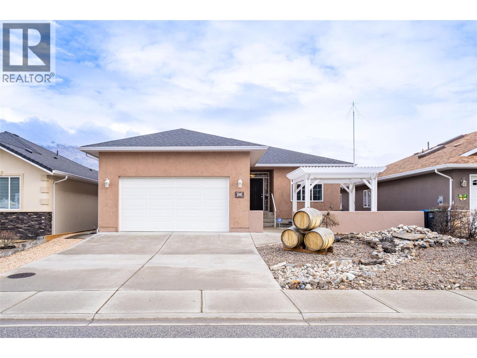 6905 Mountainview Drive, Oliver, British Columbia  V0H 1T4 - Photo 1 - 10377954