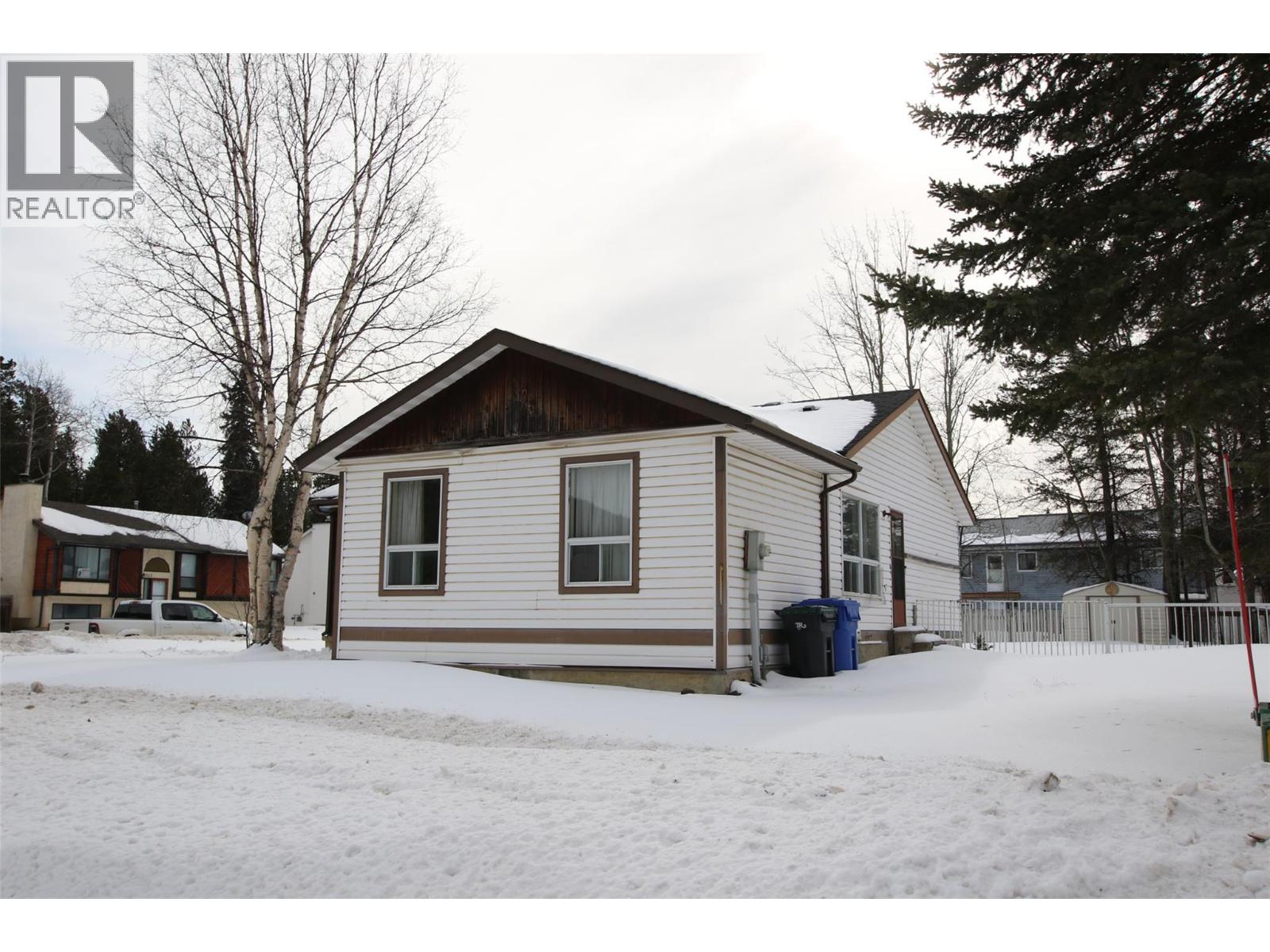 332 Willow Drive, Tumbler Ridge, British Columbia  V0C 2W0 - Photo 2 - 10378307