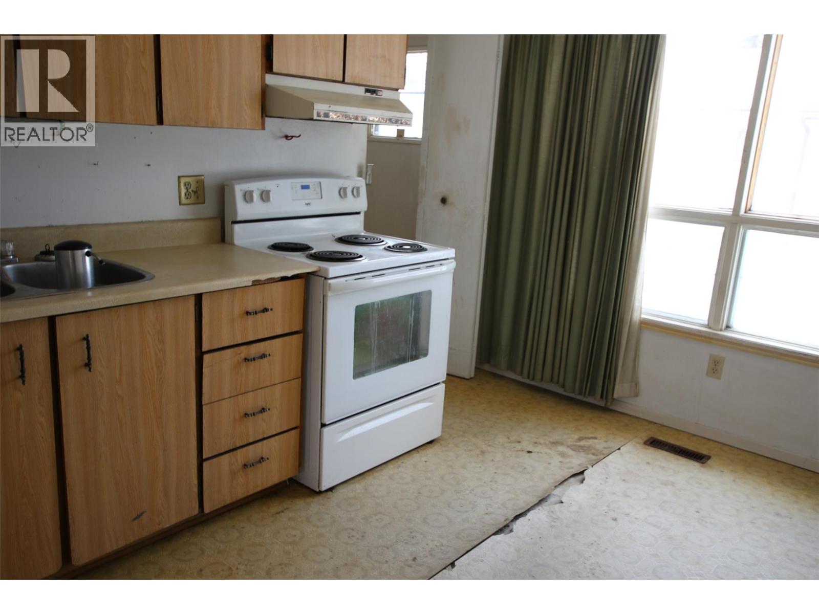 332 Willow Drive, Tumbler Ridge, British Columbia  V0C 2W0 - Photo 8 - 10378307