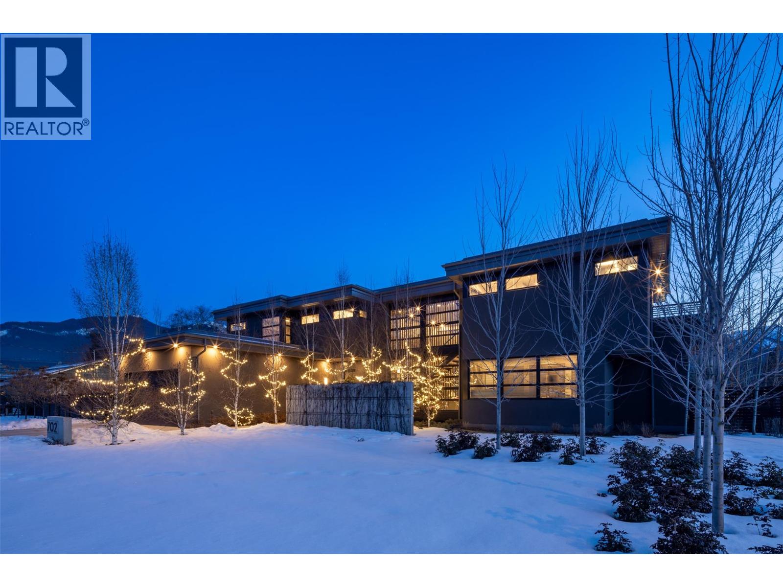 702 7th Street, Golden, British Columbia  V0A 1H0 - Photo 1 - 10378181