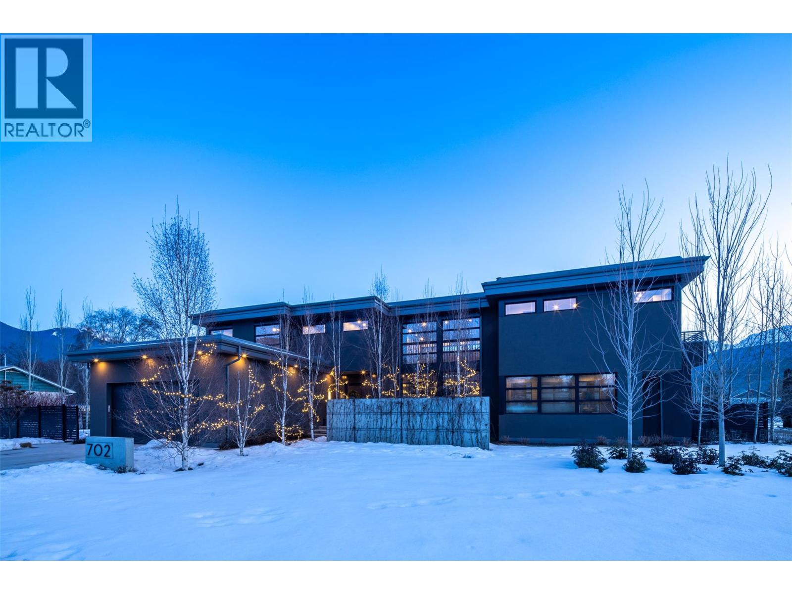 702 7th Street, Golden, British Columbia  V0A 1H0 - Photo 2 - 10378181