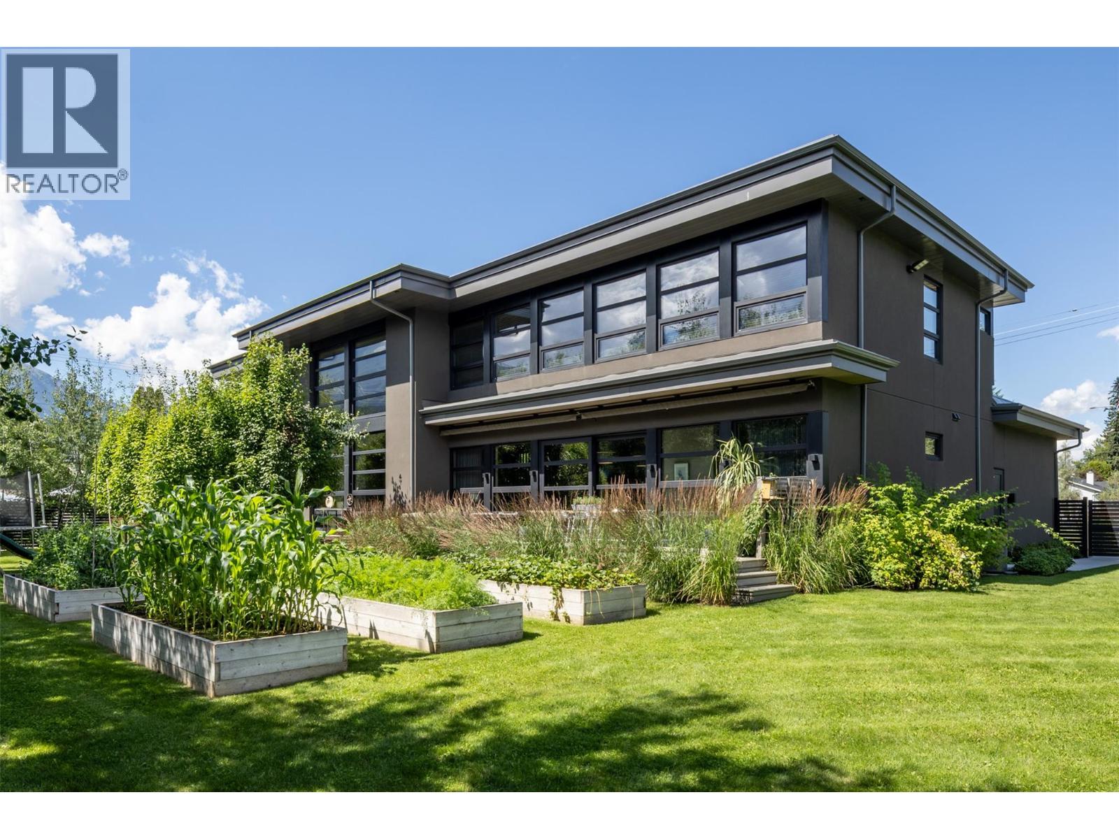 702 7th Street, Golden, British Columbia  V0A 1H0 - Photo 77 - 10378181