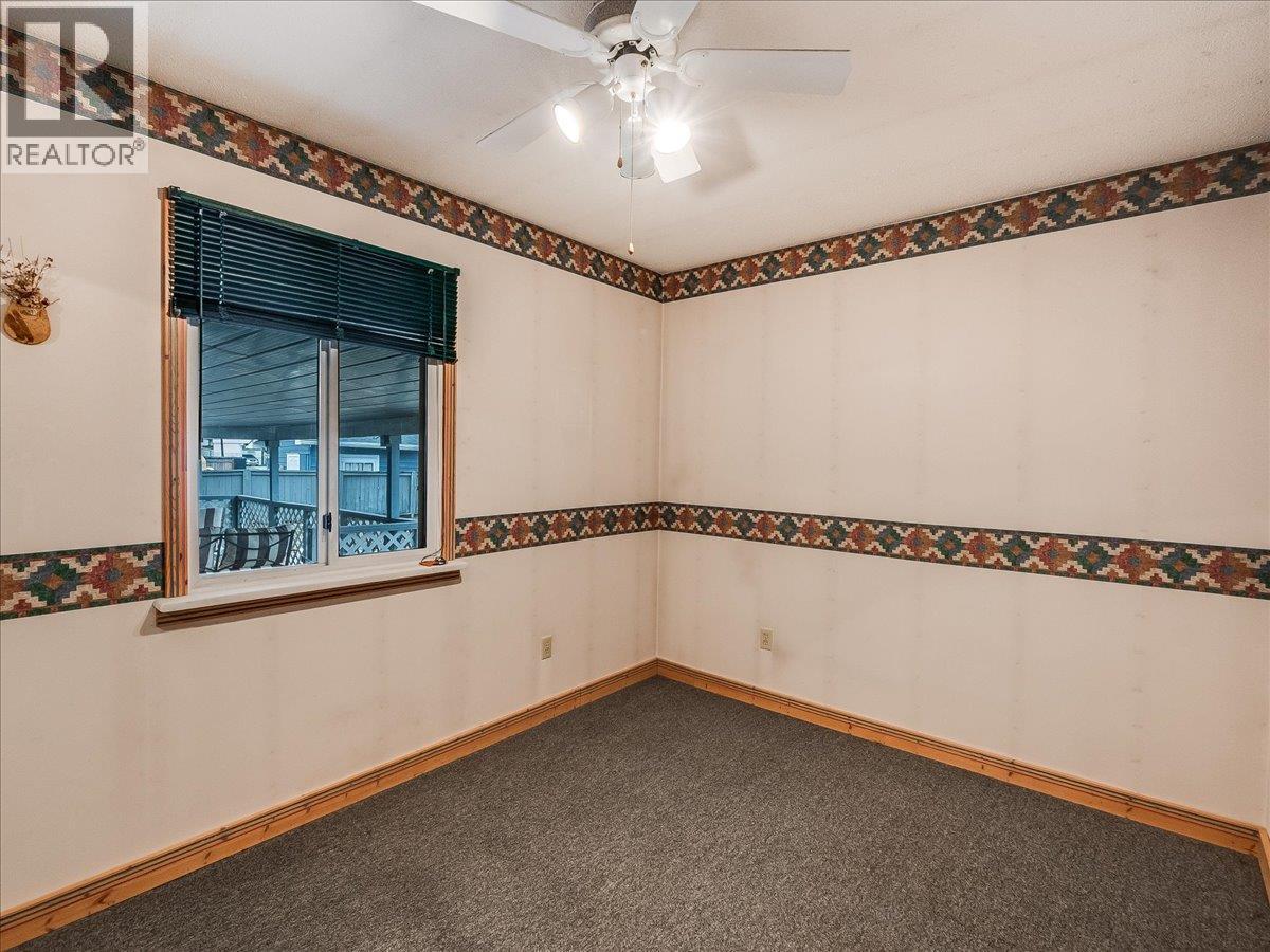 740 10th Avenue, Montrose, British Columbia  V0G 1P0 - Photo 15 - 10378166