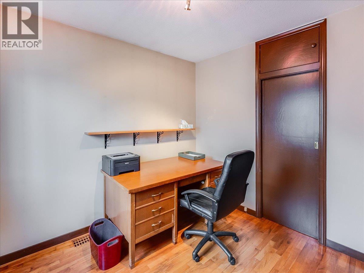 740 10th Avenue, Montrose, British Columbia  V0G 1P0 - Photo 17 - 10378166