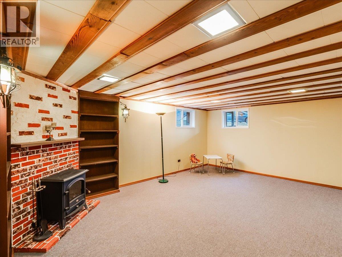 740 10th Avenue, Montrose, British Columbia  V0G 1P0 - Photo 27 - 10378166