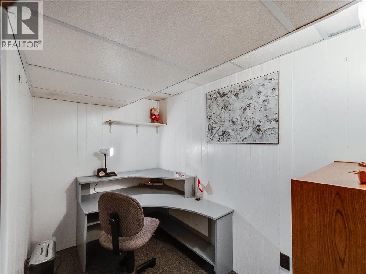 740 10th Avenue, Montrose, British Columbia  V0G 1P0 - Photo 30 - 10378166