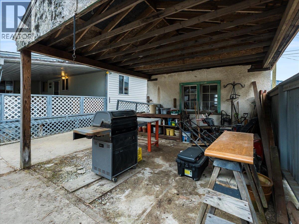 740 10th Avenue, Montrose, British Columbia  V0G 1P0 - Photo 42 - 10378166