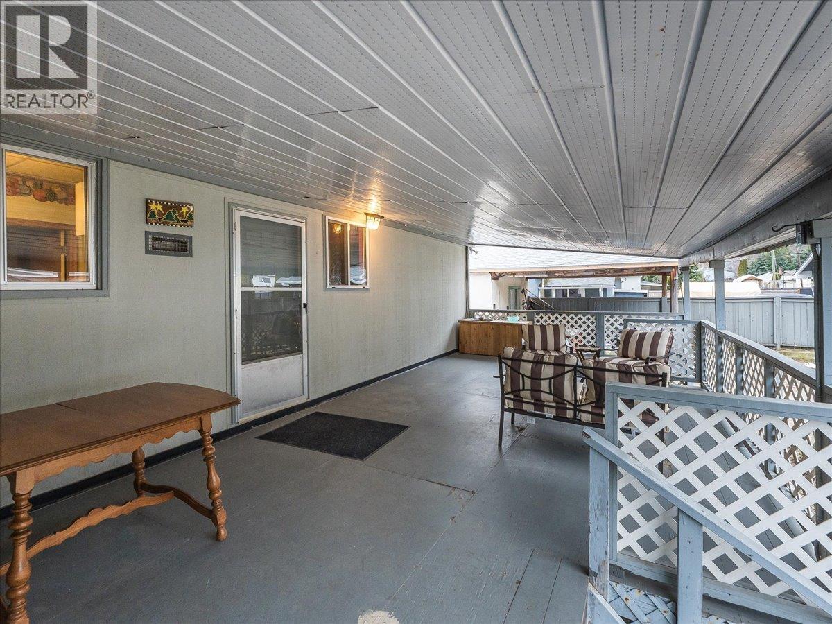 740 10th Avenue, Montrose, British Columbia  V0G 1P0 - Photo 56 - 10378166