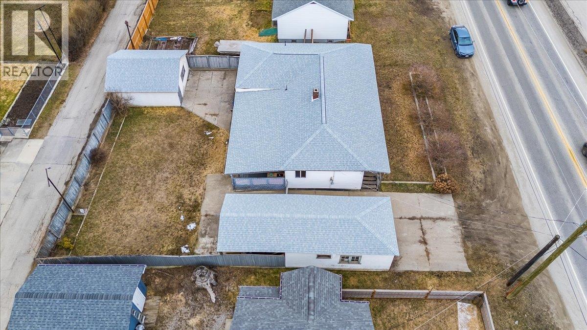 740 10th Avenue, Montrose, British Columbia  V0G 1P0 - Photo 65 - 10378166