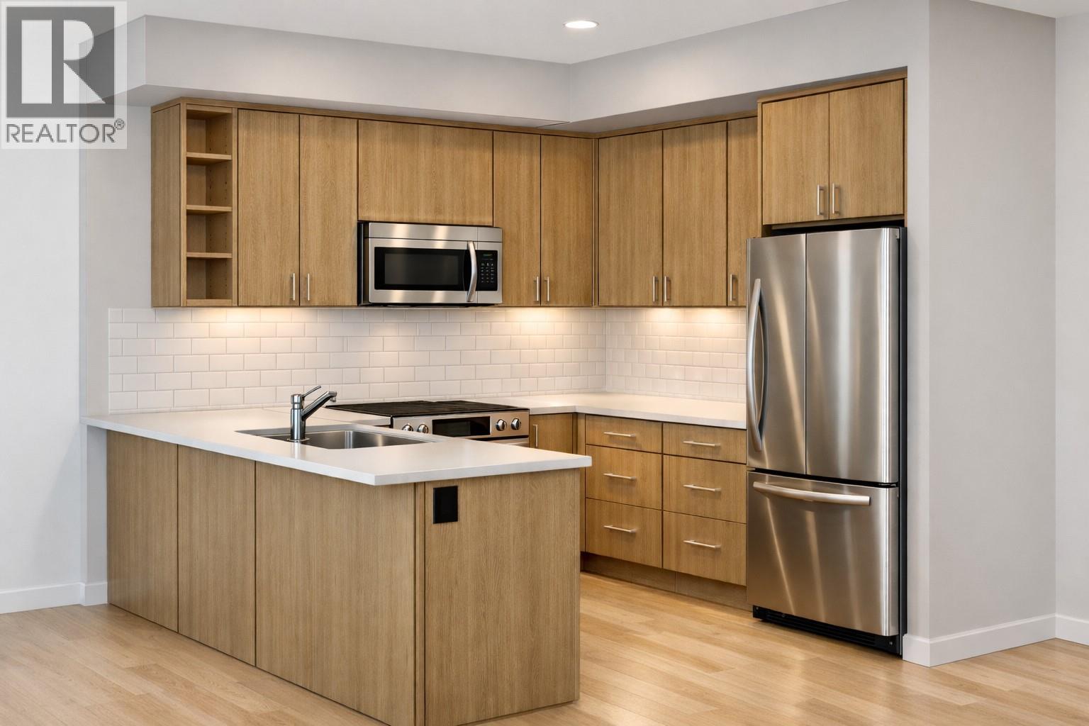 1673 Camas Court, Kamloops, British Columbia  V2E 0E6 - Photo 3 - 10378054