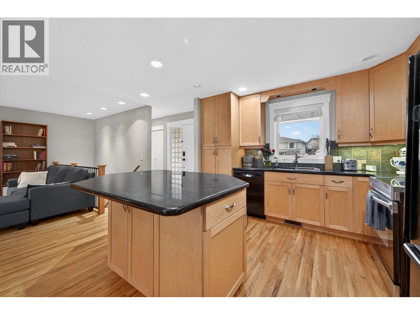 2035 Monteith Drive, Kamloops, British Columbia  V2E 2G5 - Photo 8 - 10378065