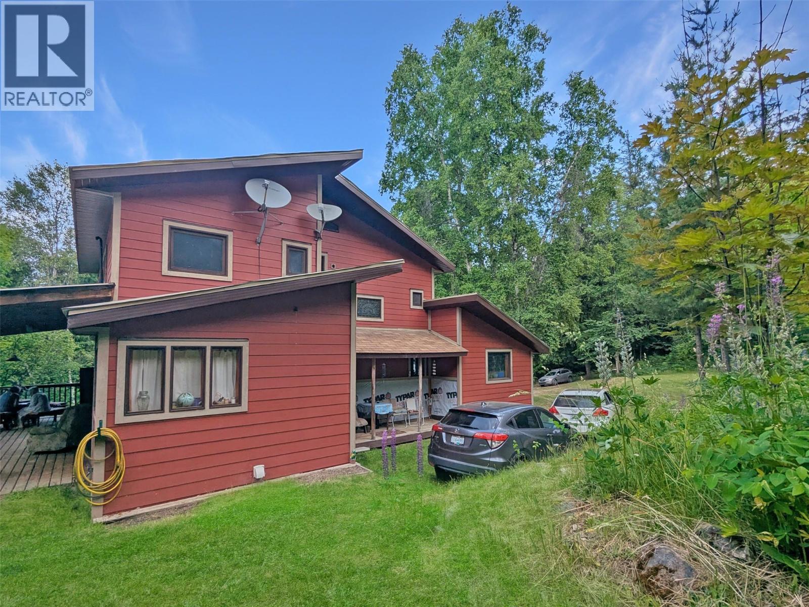 8802 Martens Road, Slocan, British Columbia  V0G 2C0 - Photo 1 - 10377776