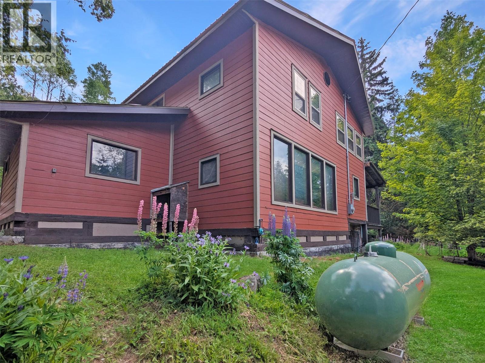 8802 Martens Road, Slocan, British Columbia  V0G 2C0 - Photo 2 - 10377776