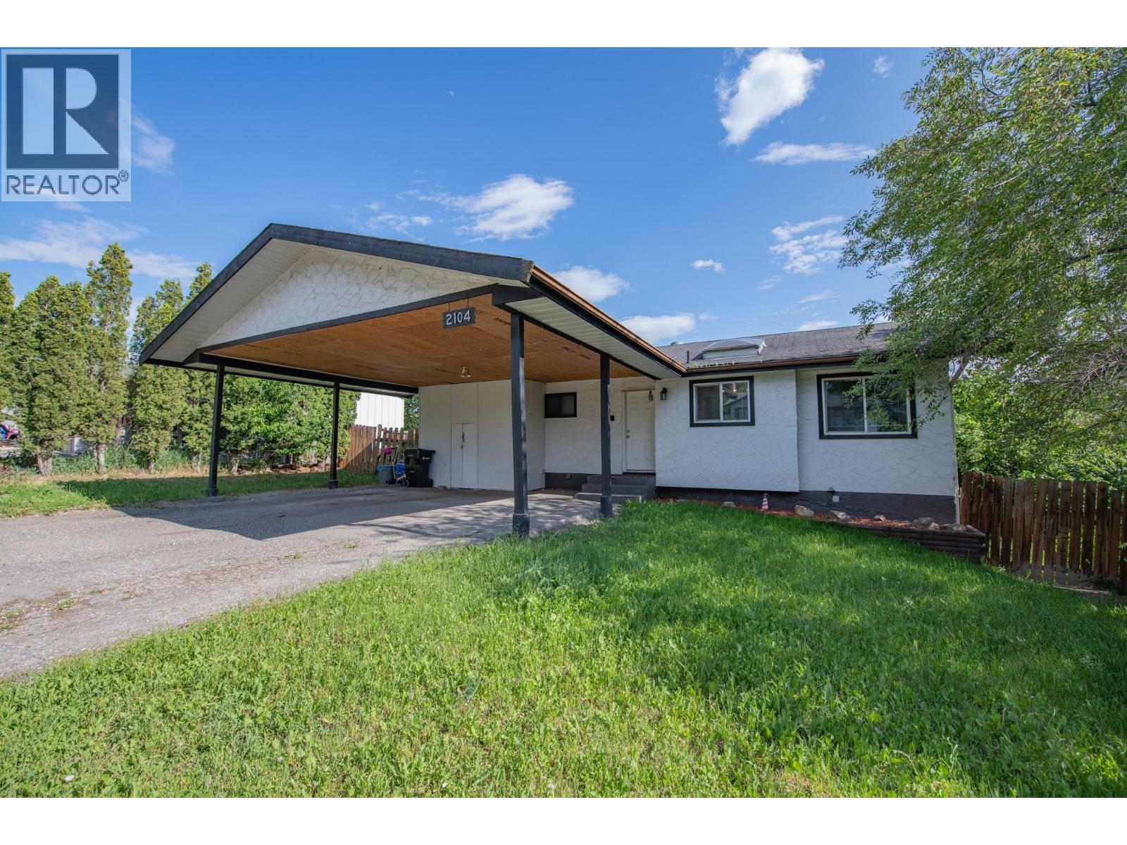 2104 20 Avenue, Vernon, British Columbia  V1T 7J6 - Photo 1 - 10378330