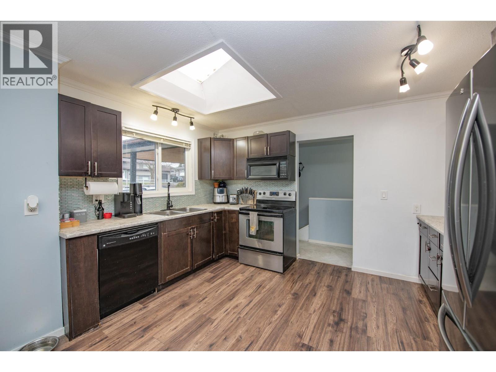 2104 20 Avenue, Vernon, British Columbia  V1T 7J6 - Photo 6 - 10378330