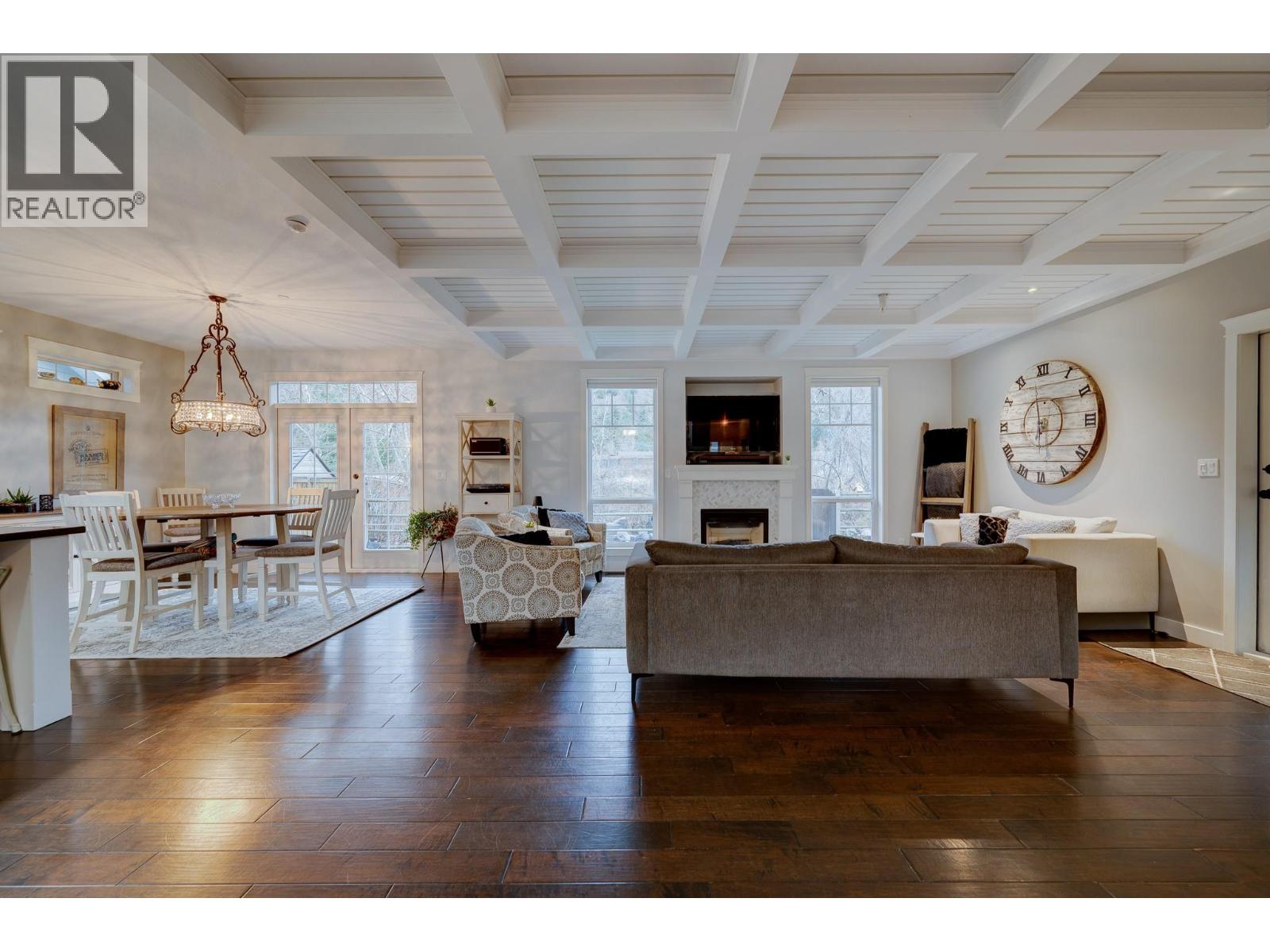 8909 Grizzly Crescent, Kamloops, British Columbia  V2C 6T9 - Photo 3 - 10378266