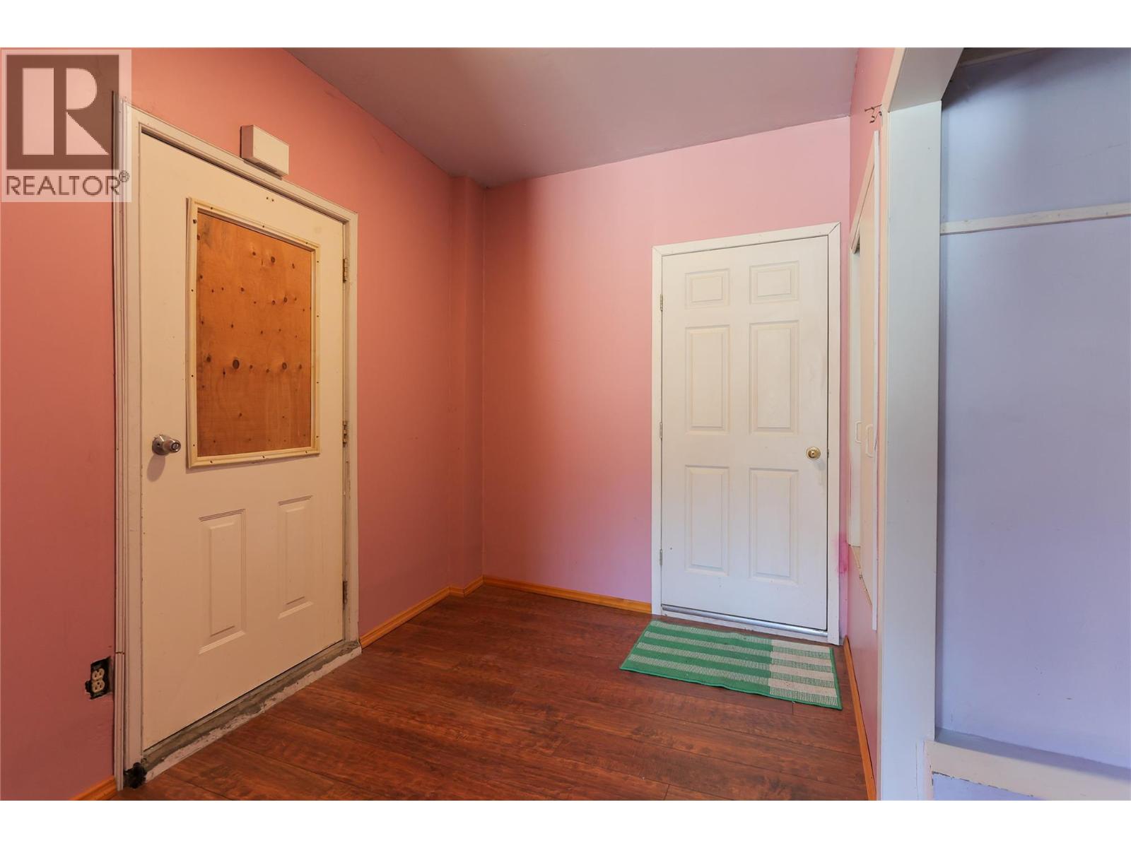 244a Old Rossland Avenue, Trail, British Columbia  V1R 3M7 - Photo 29 - 10377345