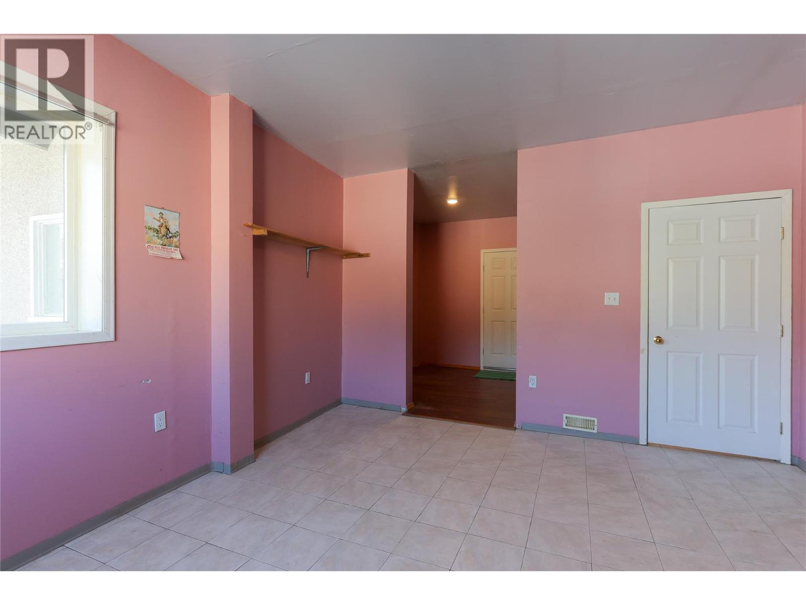 244a Old Rossland Avenue, Trail, British Columbia  V1R 3M7 - Photo 31 - 10377345