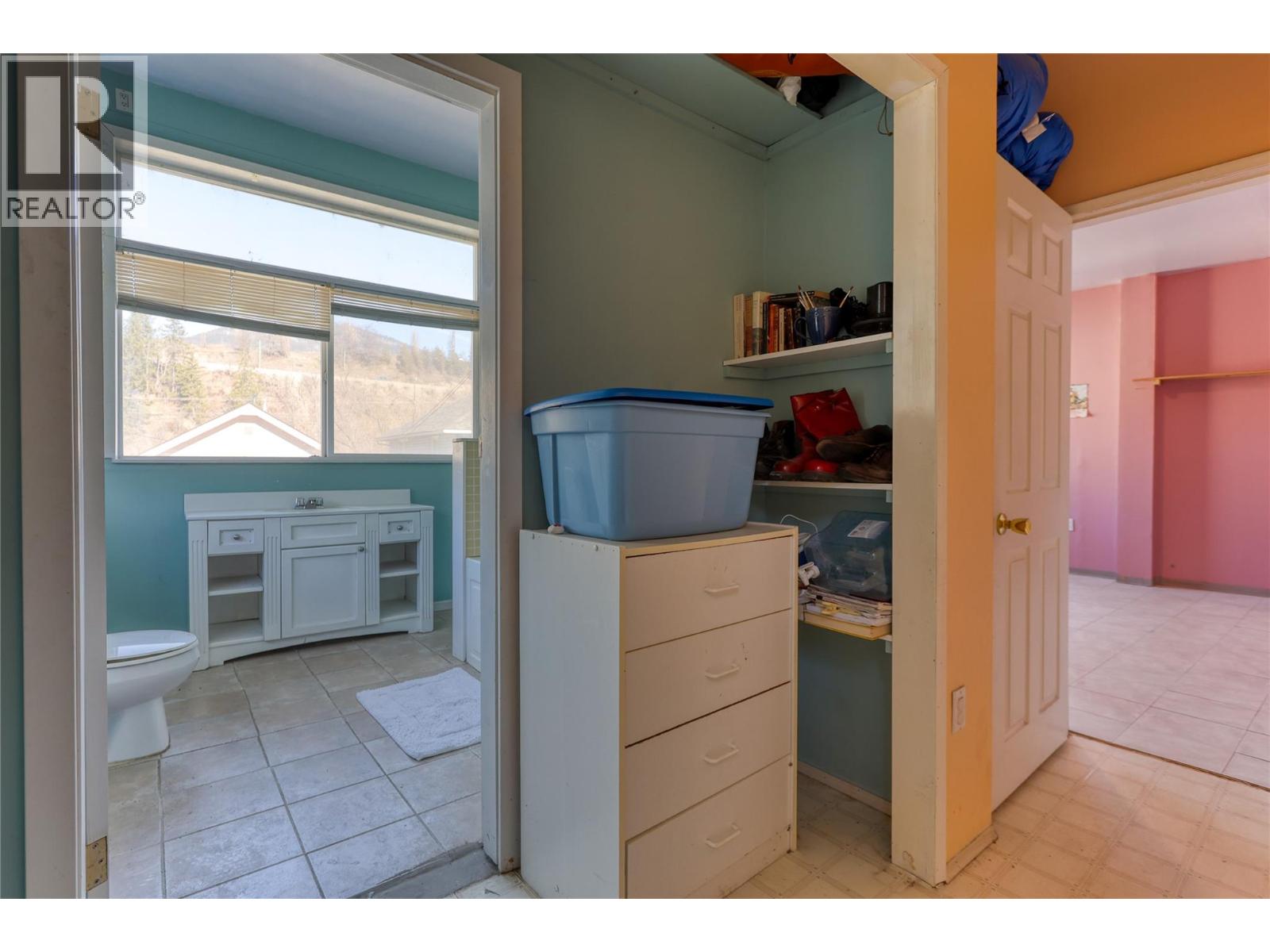 244a Old Rossland Avenue, Trail, British Columbia  V1R 3M7 - Photo 36 - 10377345