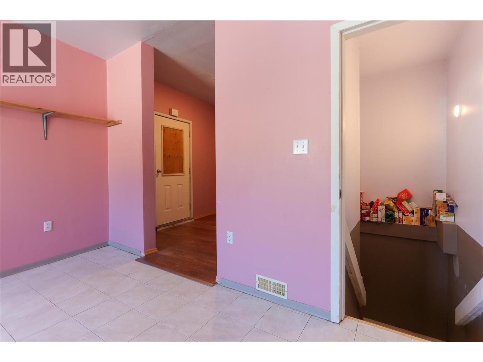 244a Old Rossland Avenue, Trail, British Columbia  V1R 3M7 - Photo 38 - 10377345