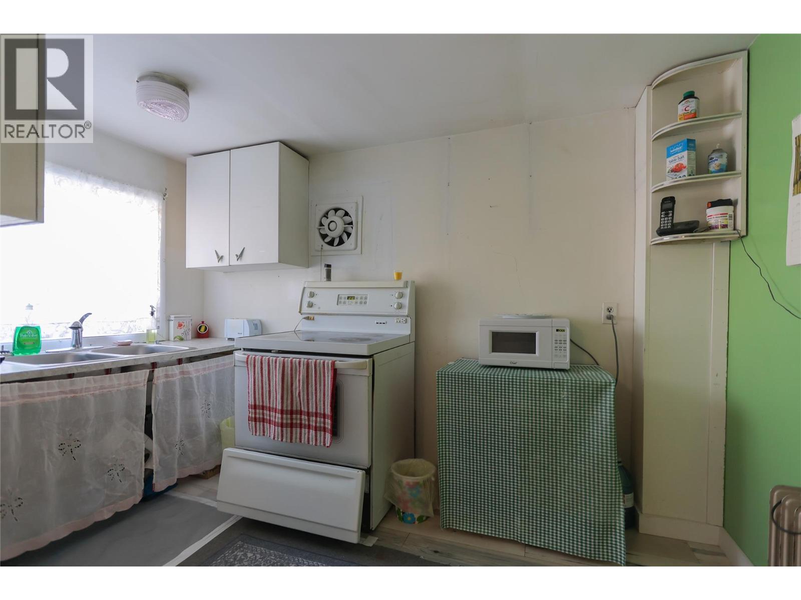 244a Old Rossland Avenue, Trail, British Columbia  V1R 3M7 - Photo 48 - 10377345