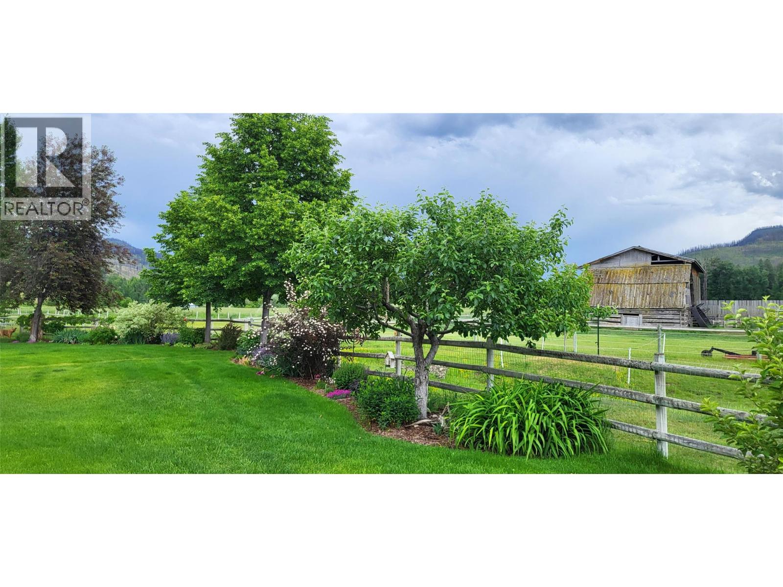 3602 Kamloops Vernon Highway, Monte Lake, British Columbia  V0E 2N0 - Photo 10 - 10377889