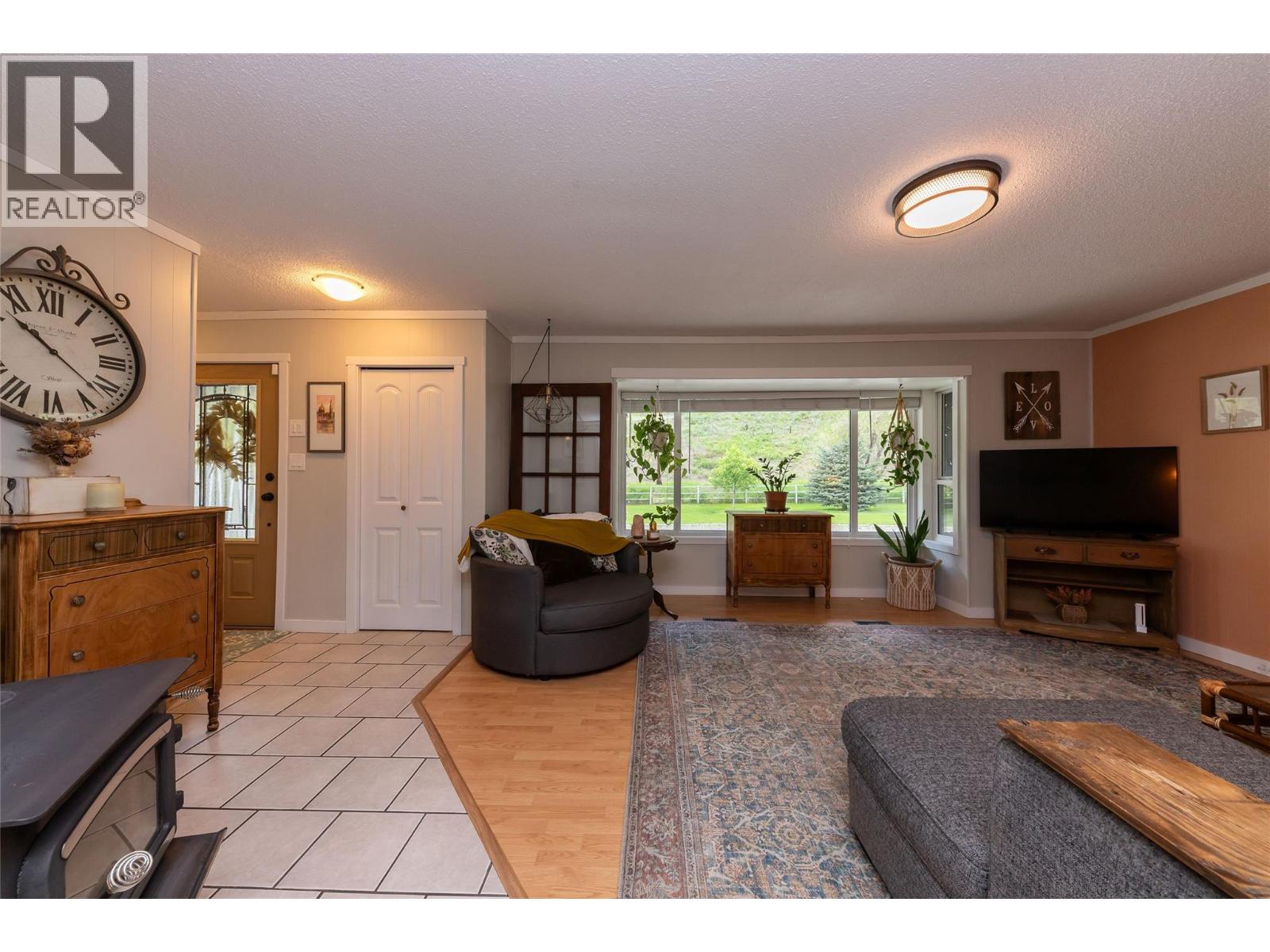 3602 Kamloops Vernon Highway, Monte Lake, British Columbia  V0E 2N0 - Photo 11 - 10377889