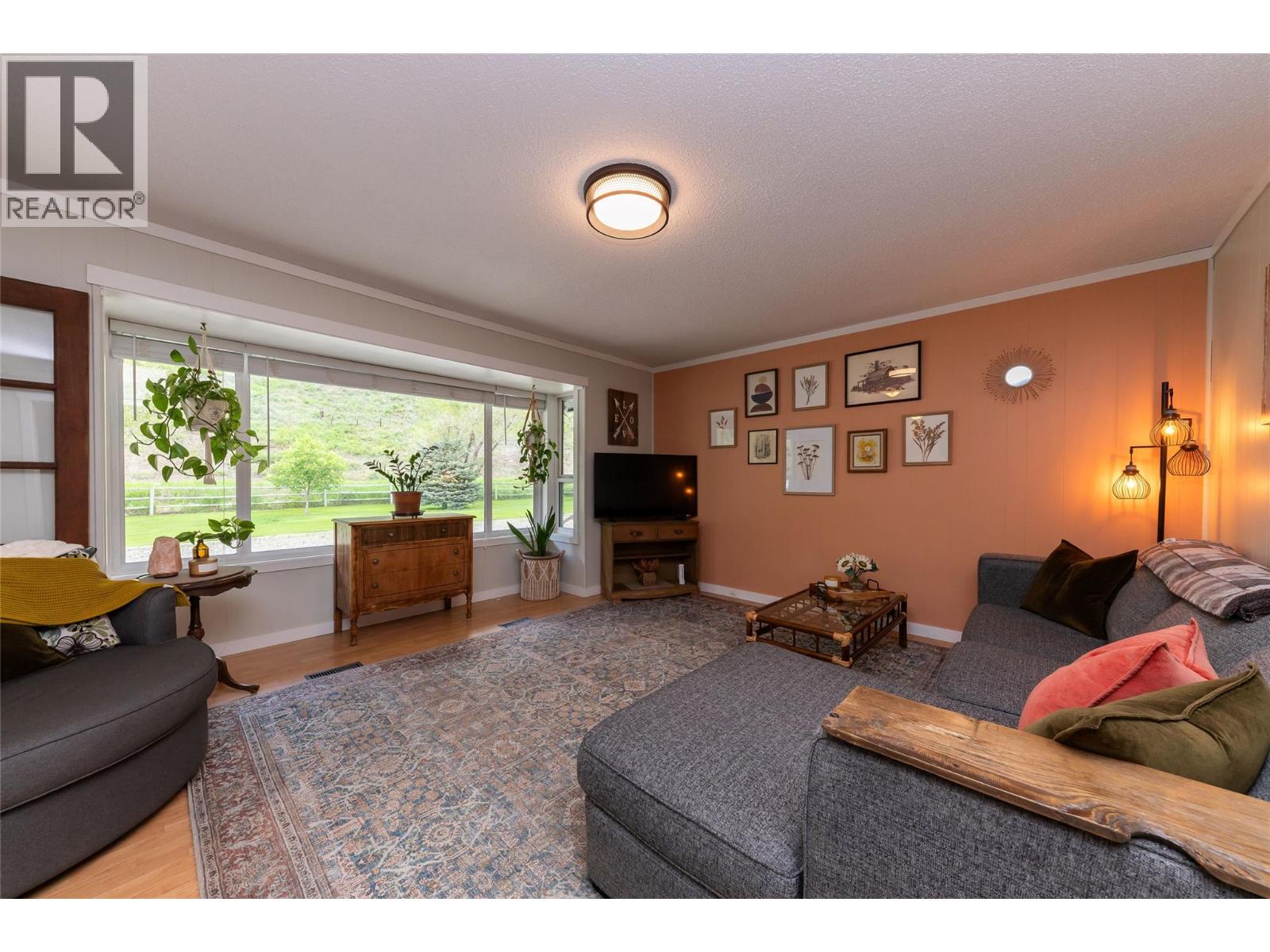 3602 Kamloops Vernon Highway, Monte Lake, British Columbia  V0E 2N0 - Photo 12 - 10377889