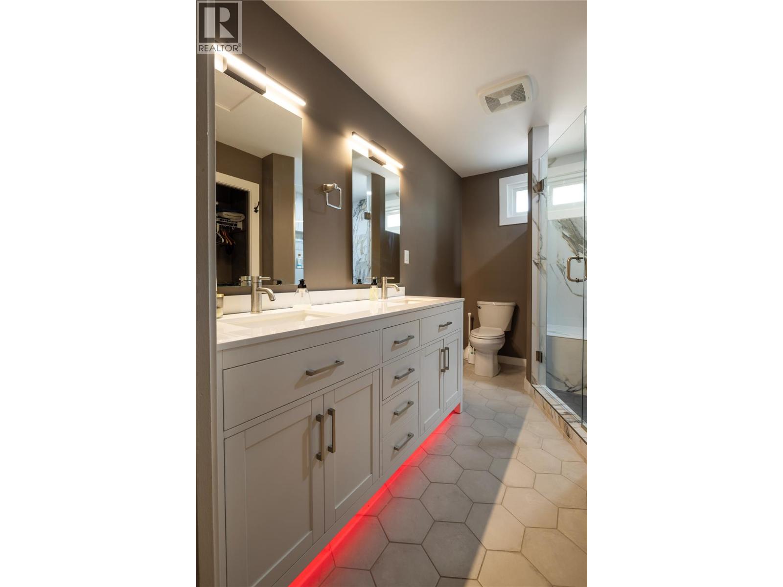 4002 15 Street, Vernon, British Columbia  V1T 8K6 - Photo 24 - 10378351