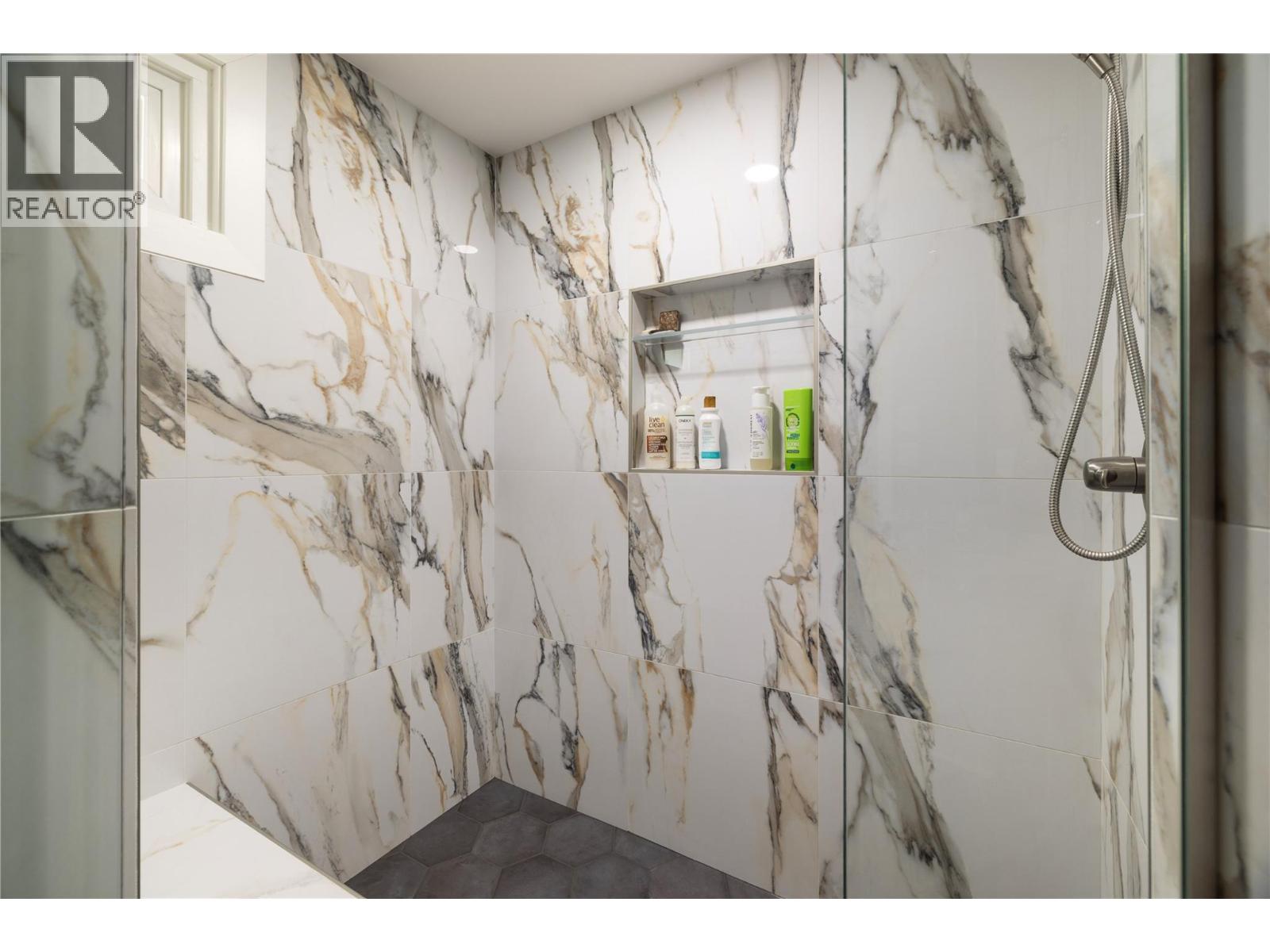 4002 15 Street, Vernon, British Columbia  V1T 8K6 - Photo 25 - 10378351