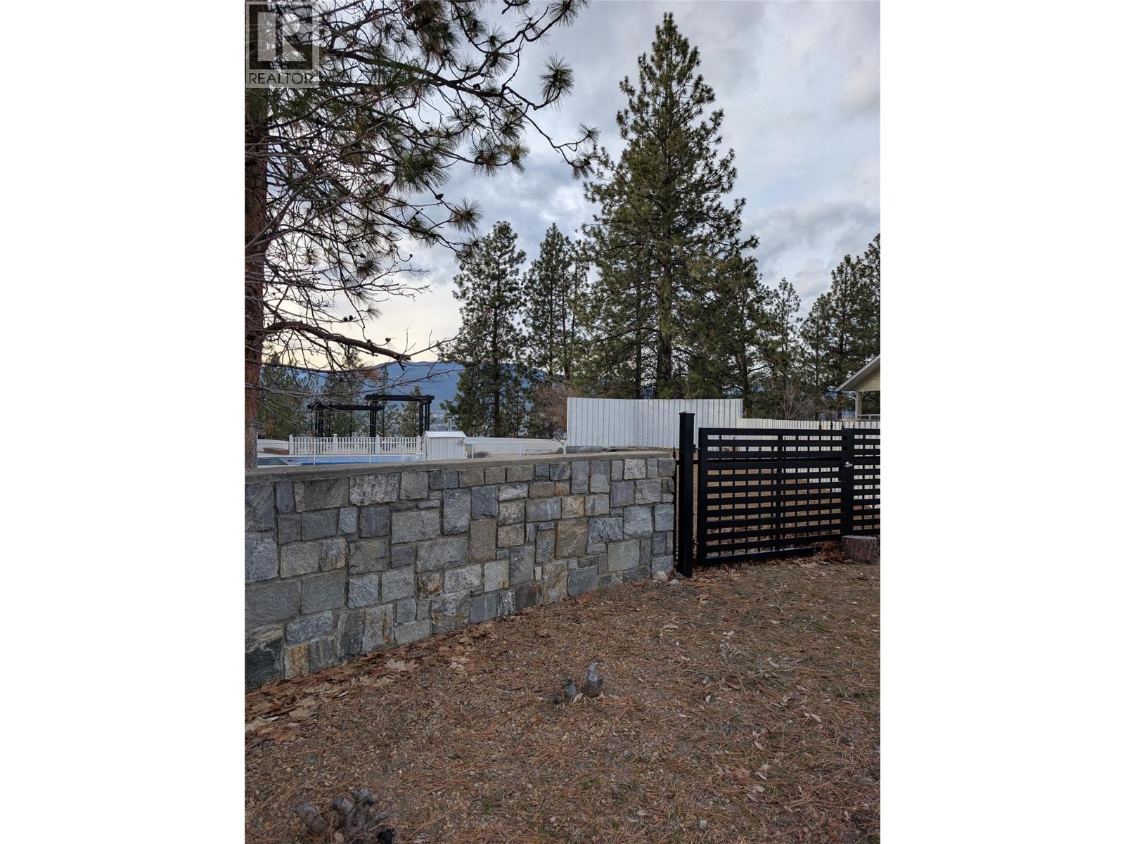 156 Evergreen Crescent, Penticton, British Columbia  V2A 7Y5 - Photo 2 - 10378175