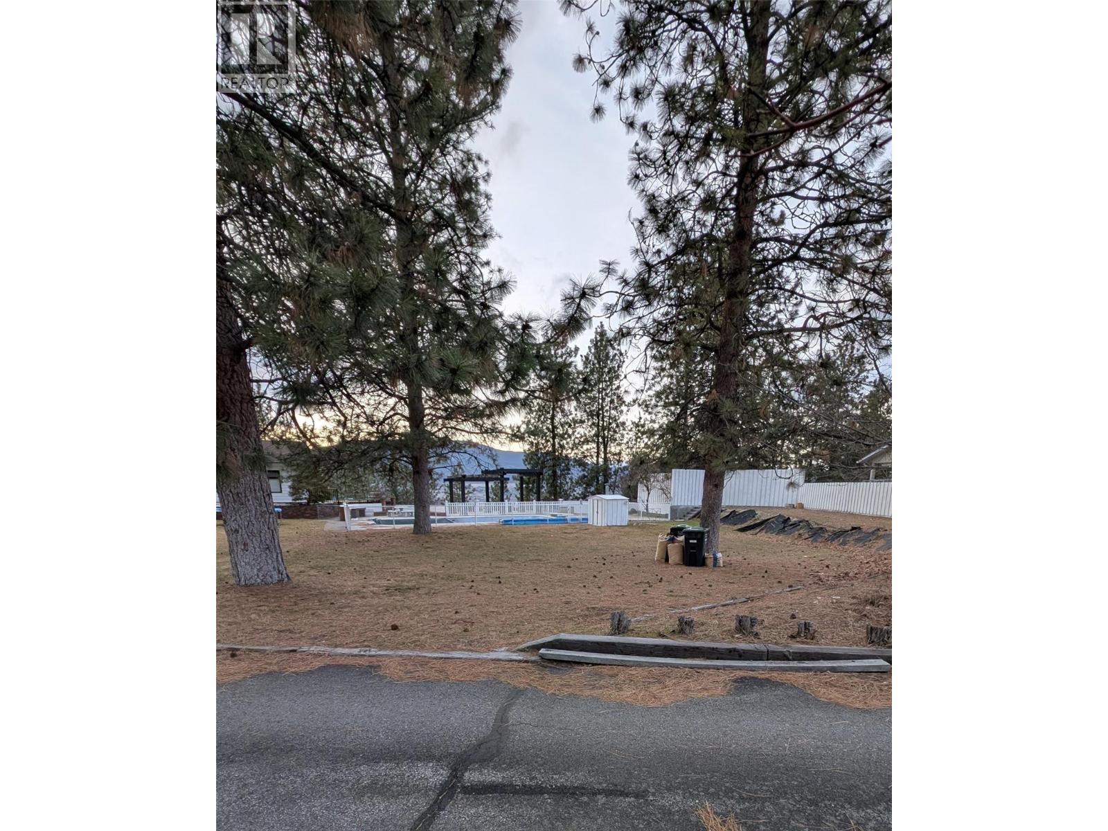 156 Evergreen Crescent, Penticton, British Columbia  V2A 7Y5 - Photo 3 - 10378175