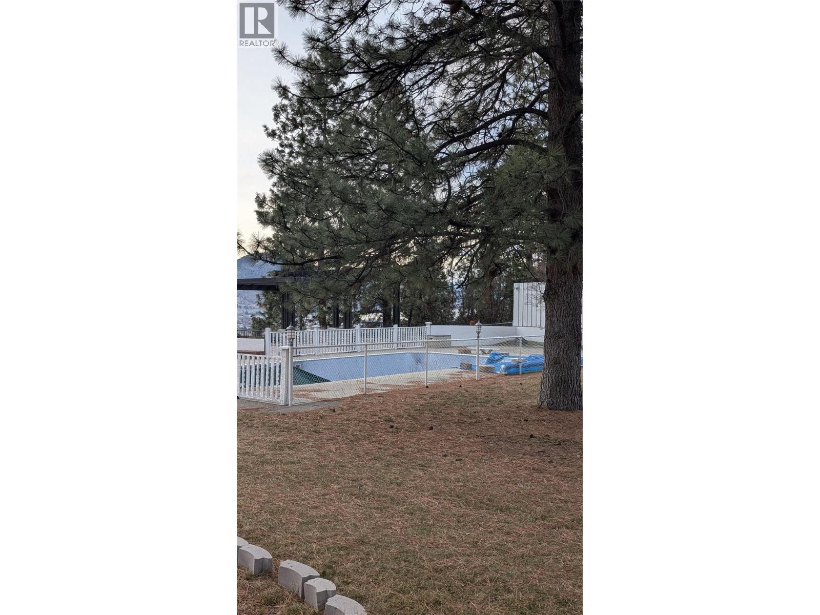 156 Evergreen Crescent, Penticton, British Columbia  V2A 7Y5 - Photo 4 - 10378175