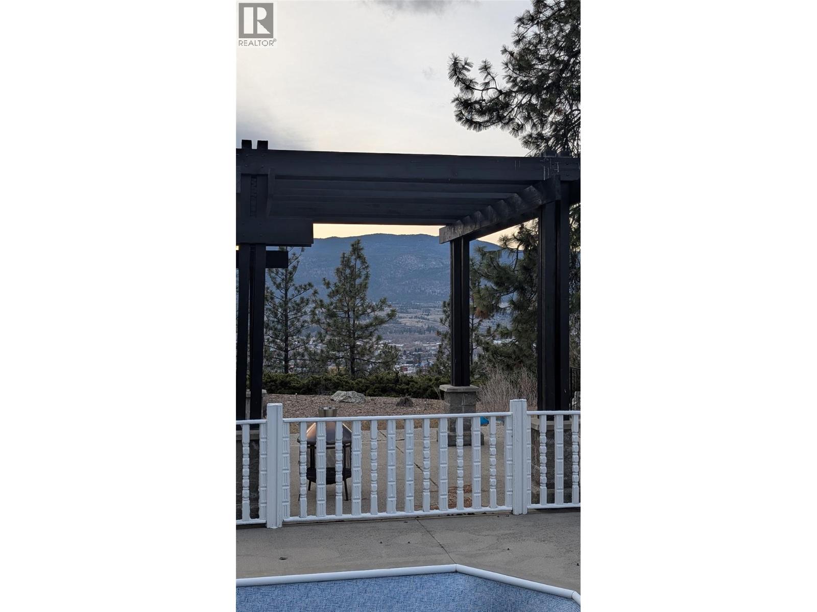 156 Evergreen Crescent, Penticton, British Columbia  V2A 7Y5 - Photo 5 - 10378175