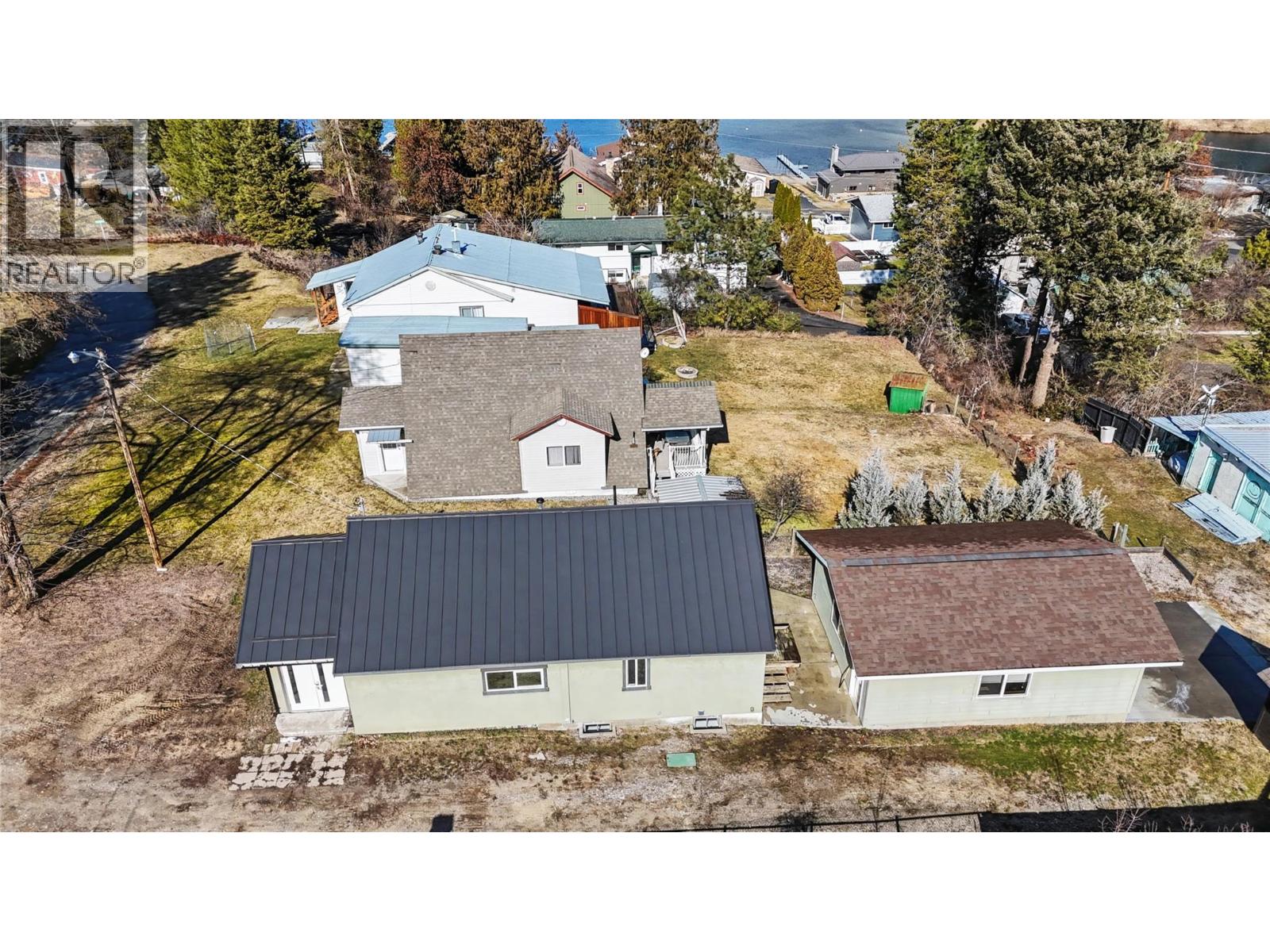 1640 Ode Road, Christina Lake, British Columbia  V0H 1E0 - Photo 3 - 10378303