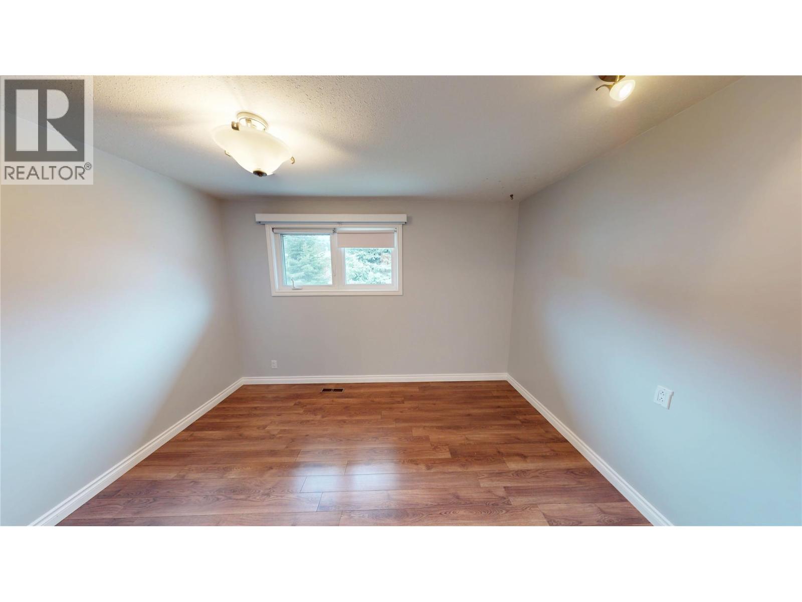 137 Spruce Avenue, Sparwood, British Columbia  V0B 2G0 - Photo 10 - 10378104