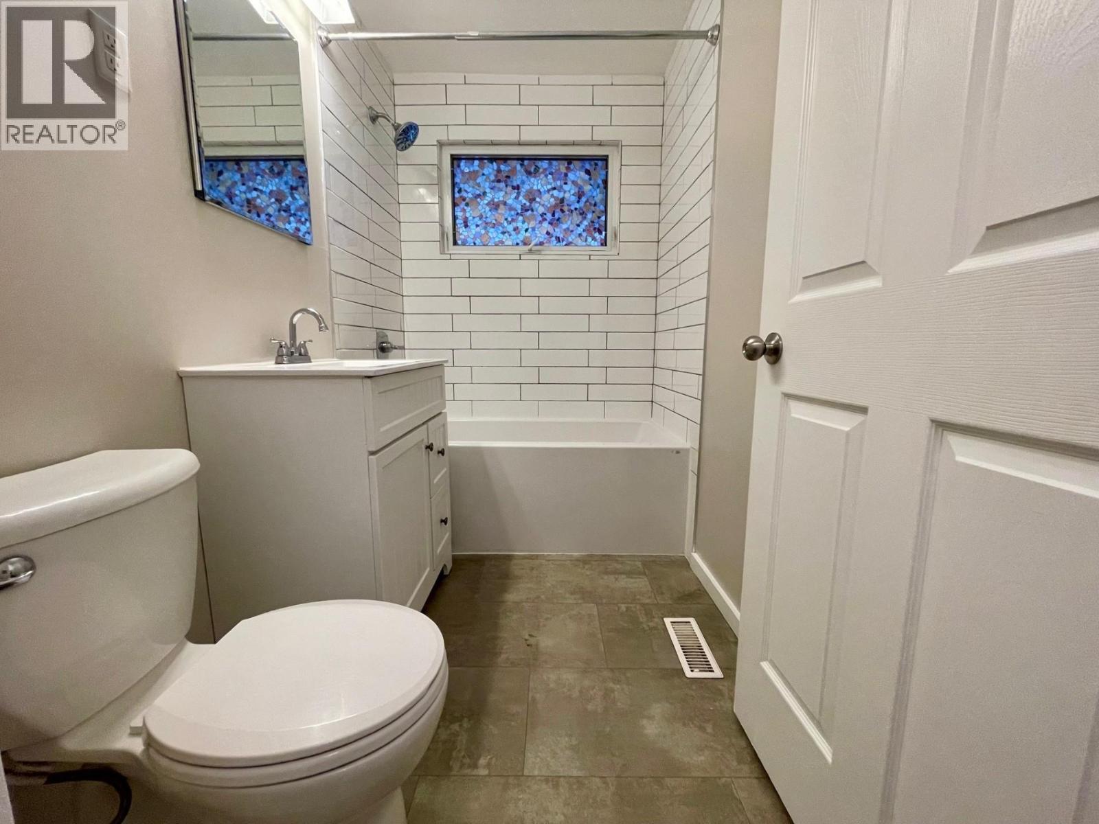 137 Spruce Avenue, Sparwood, British Columbia  V0B 2G0 - Photo 14 - 10378104