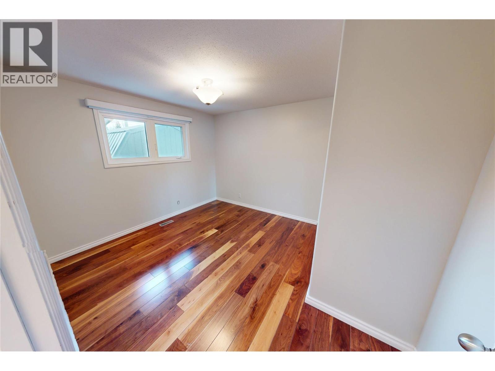 137 Spruce Avenue, Sparwood, British Columbia  V0B 2G0 - Photo 15 - 10378104