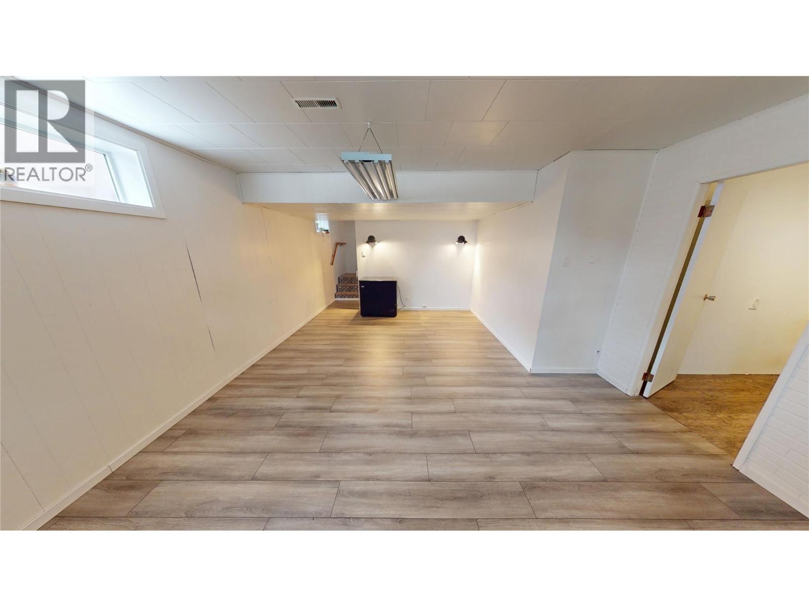 137 Spruce Avenue, Sparwood, British Columbia  V0B 2G0 - Photo 17 - 10378104