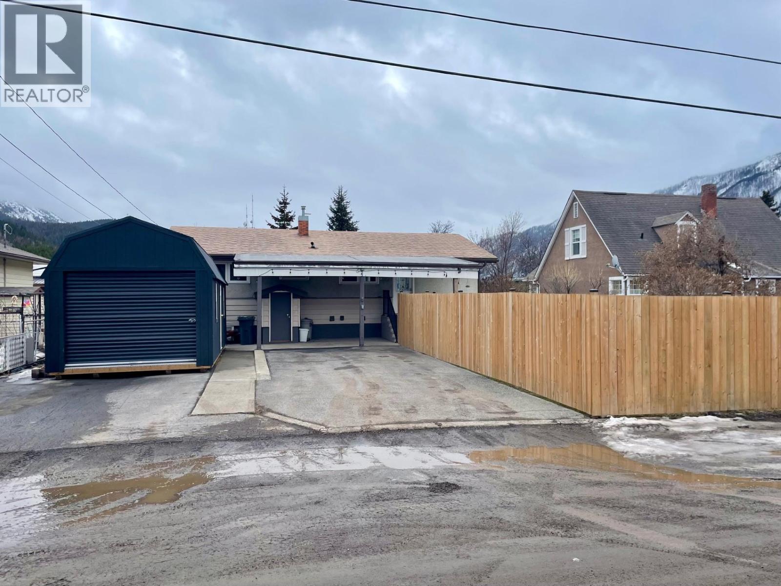 137 Spruce Avenue, Sparwood, British Columbia  V0B 2G0 - Photo 35 - 10378104