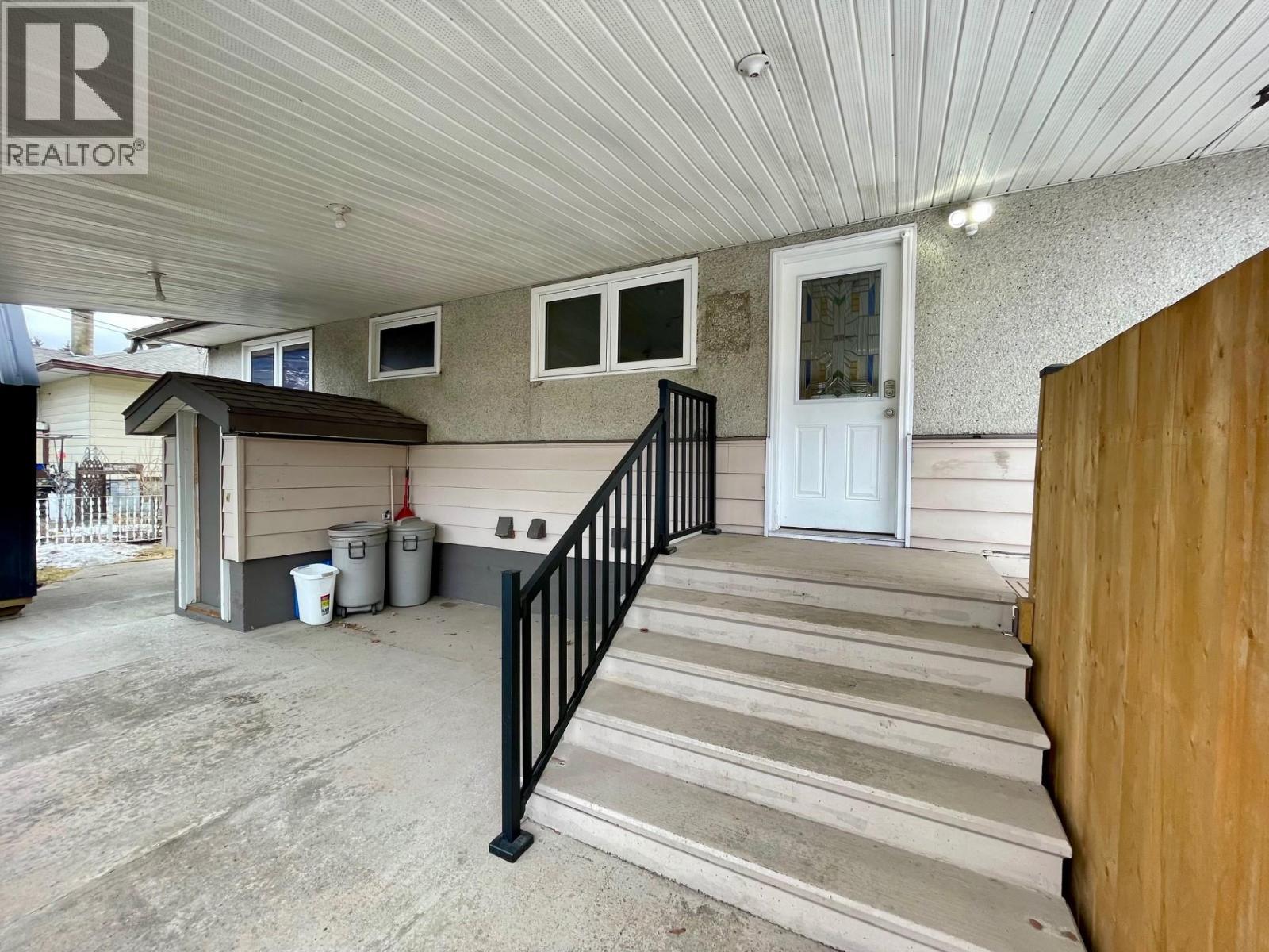 137 Spruce Avenue, Sparwood, British Columbia  V0B 2G0 - Photo 37 - 10378104