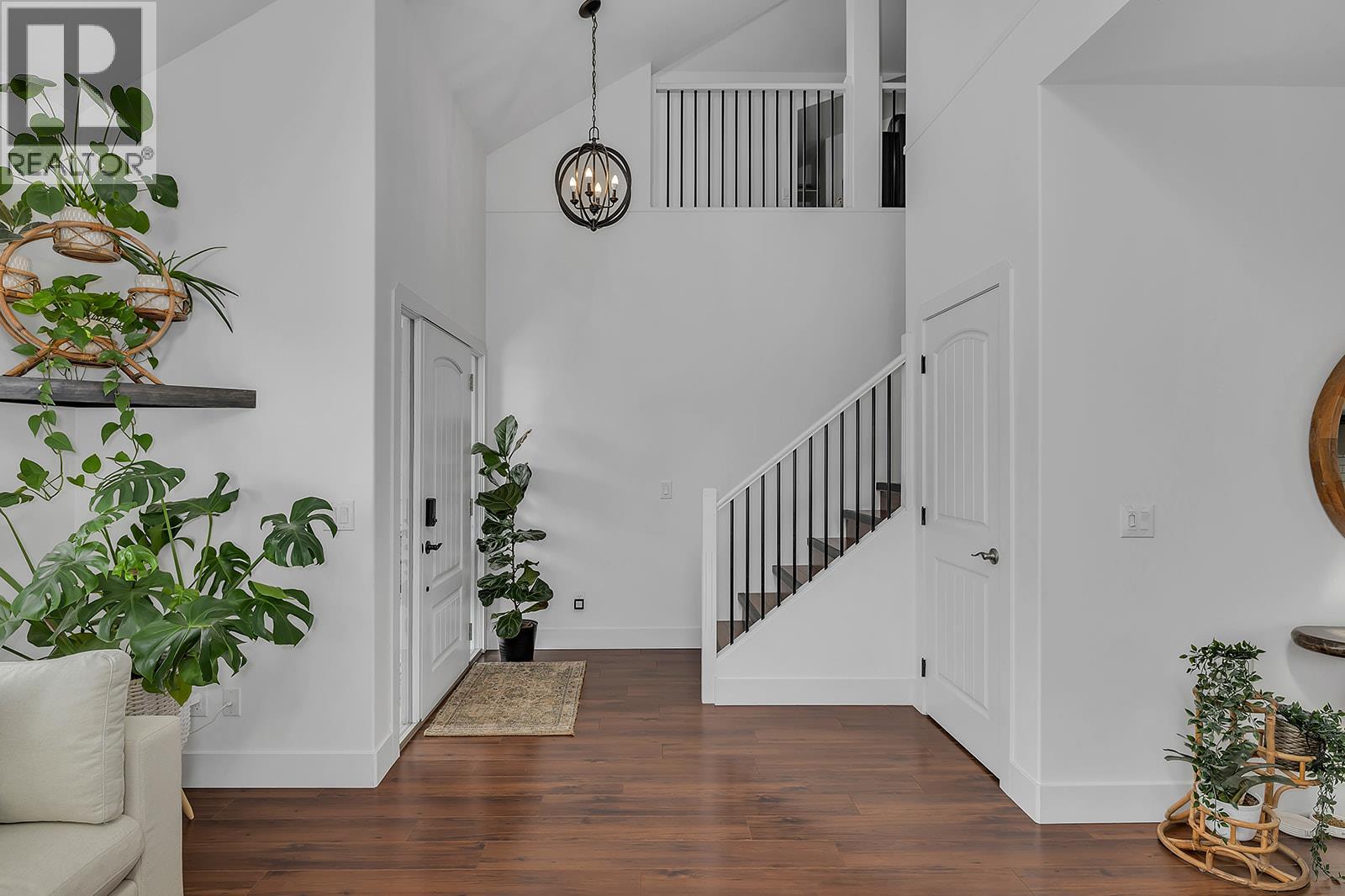 751 Fairbridge Road, Kelowna, British Columbia  V1Z 3W3 - Photo 2 - 10322227