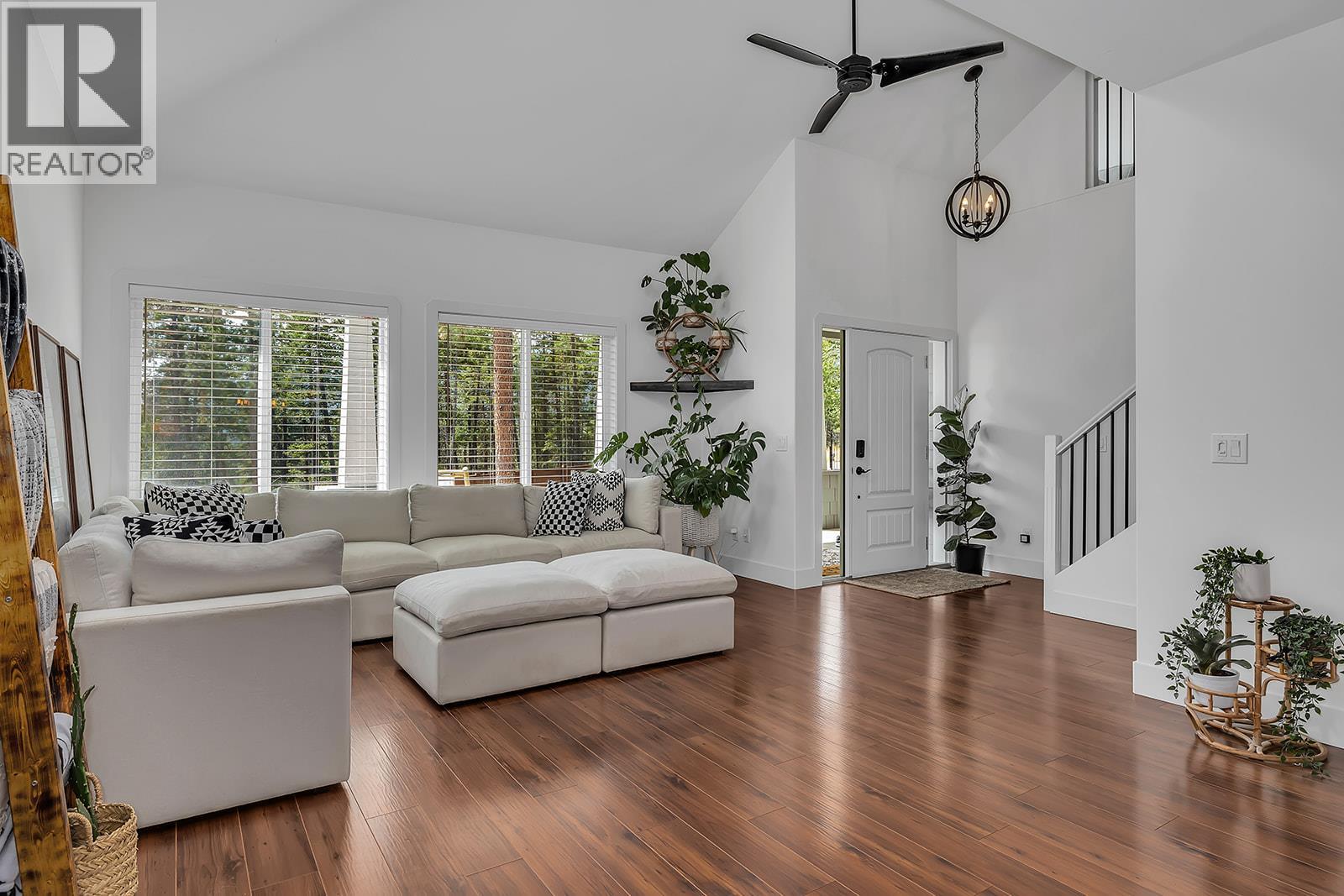 751 Fairbridge Road, Kelowna, British Columbia  V1Z 3W3 - Photo 4 - 10322227