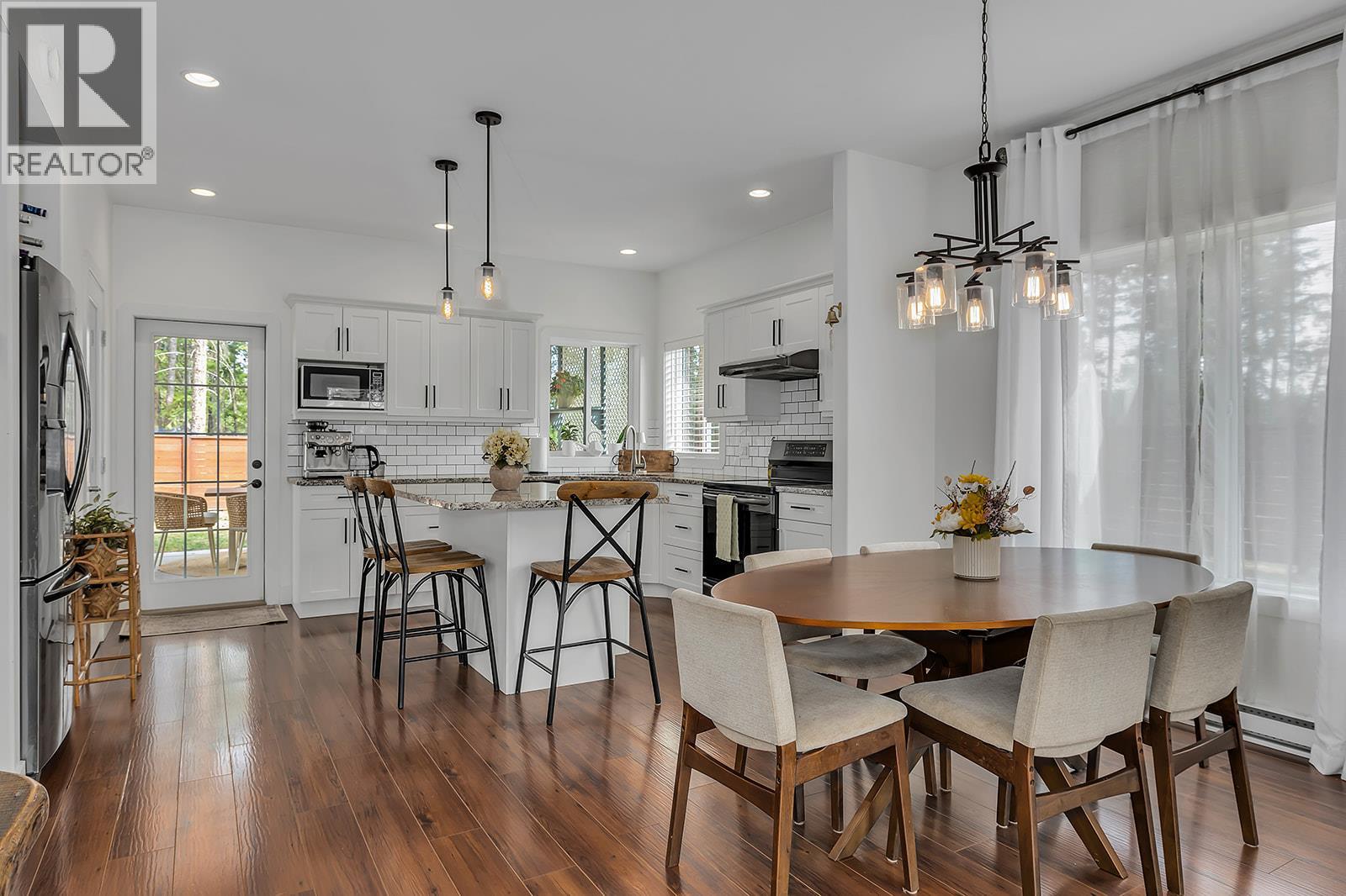 751 Fairbridge Road, Kelowna, British Columbia  V1Z 3W3 - Photo 6 - 10322227