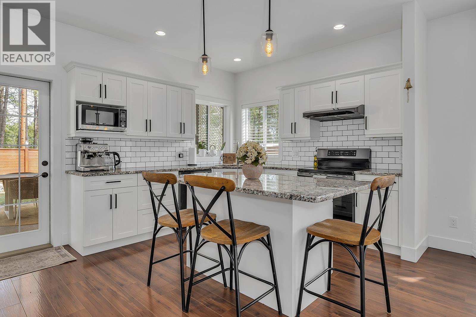 751 Fairbridge Road, Kelowna, British Columbia  V1Z 3W3 - Photo 9 - 10322227