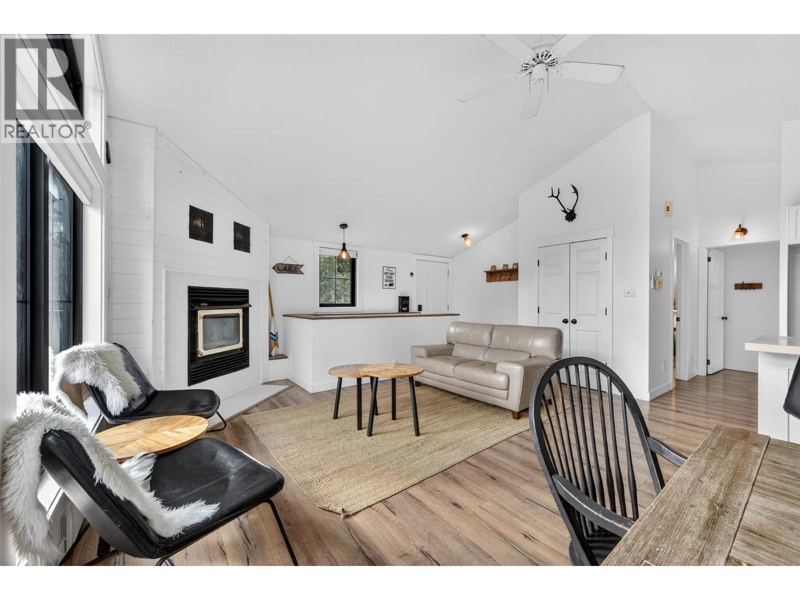 4962 Timberview Place, Windermere, British Columbia  V0A 1K3 - Photo 5 - 10378359