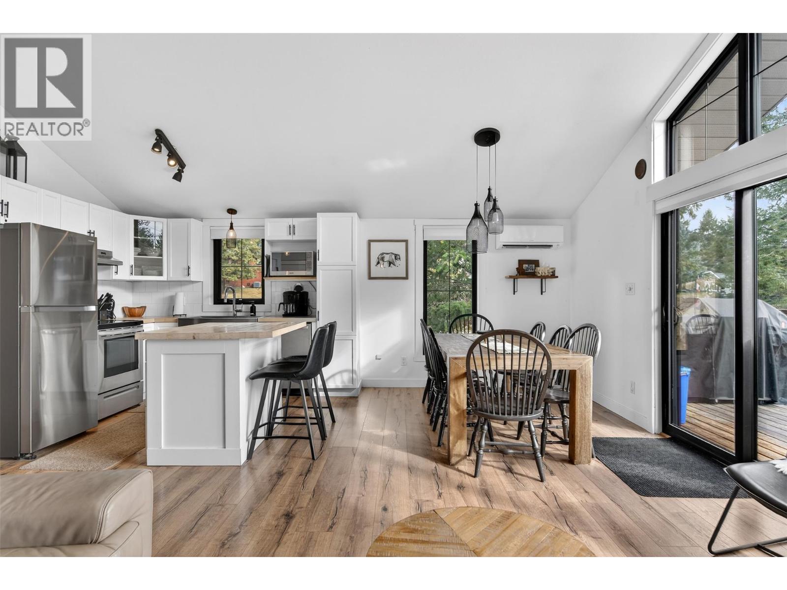 4962 Timberview Place, Windermere, British Columbia  V0A 1K3 - Photo 6 - 10378359