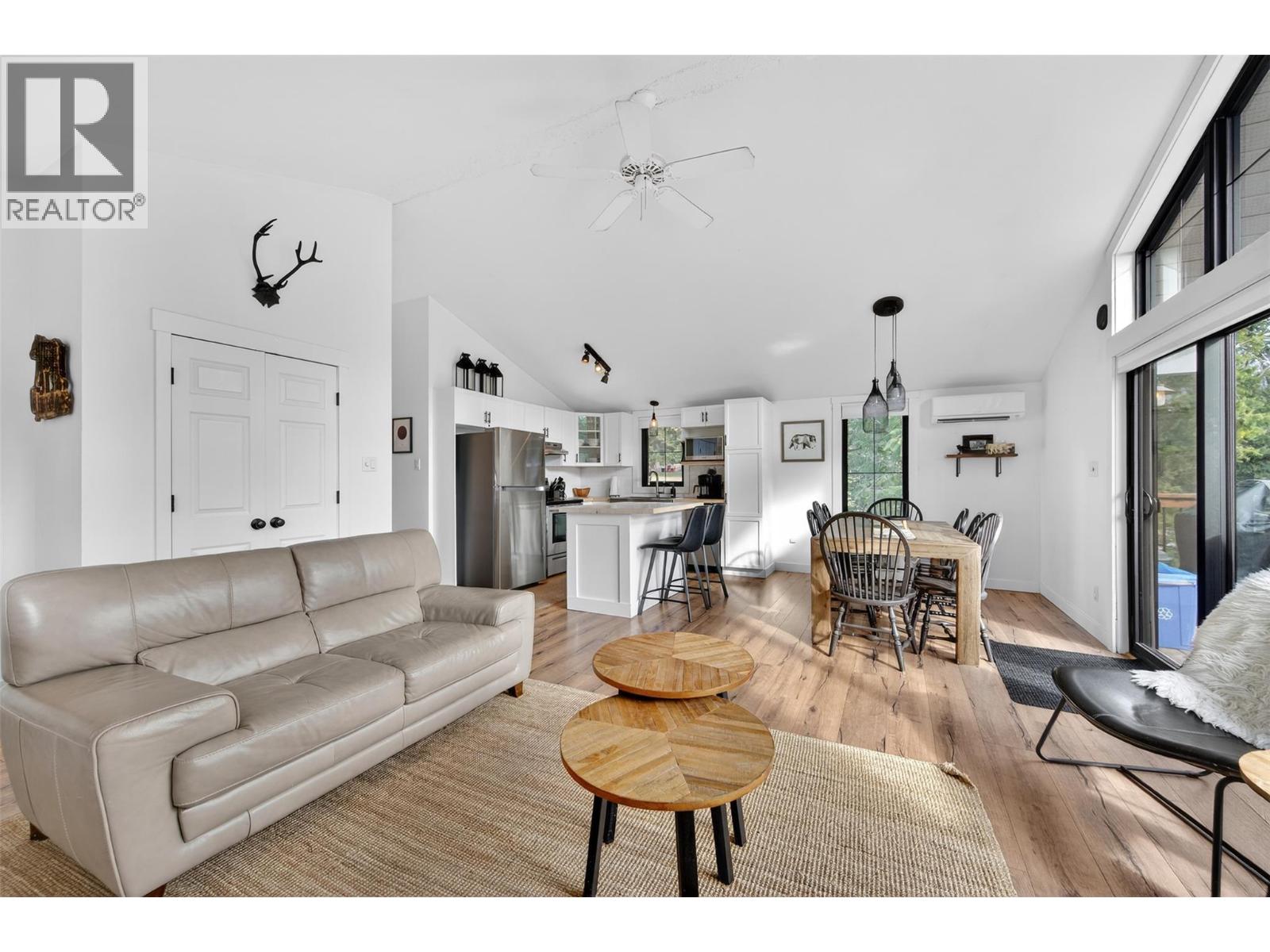 4962 Timberview Place, Windermere, British Columbia  V0A 1K3 - Photo 7 - 10378359