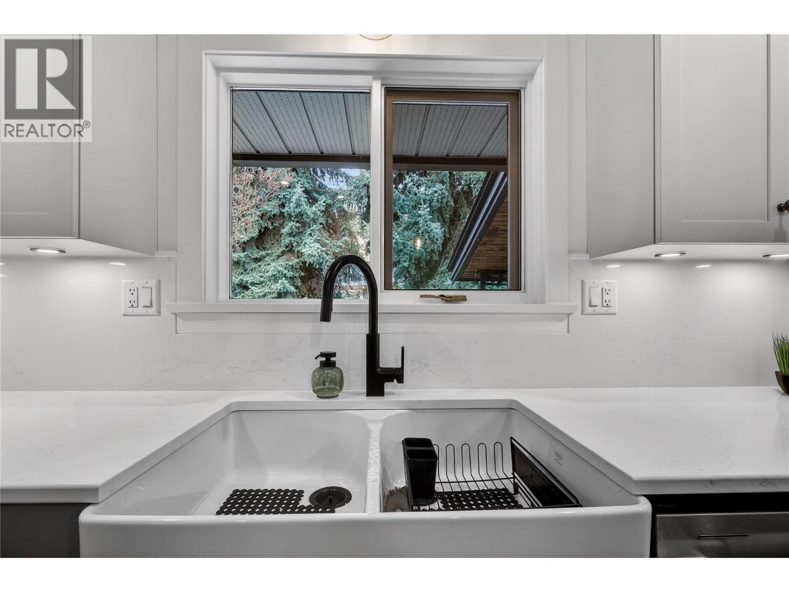 2829 Marine Drive, Blind Bay, British Columbia  V0E 1H1 - Photo 12 - 10377310