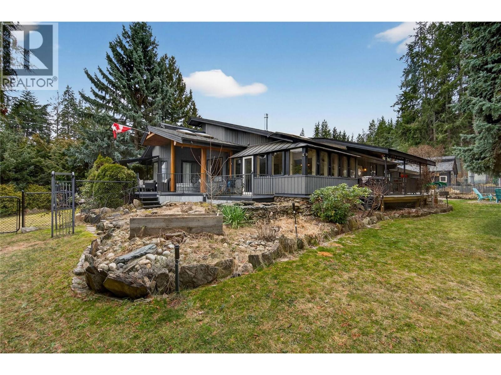 2829 Marine Drive, Blind Bay, British Columbia  V0E 1H1 - Photo 2 - 10377310